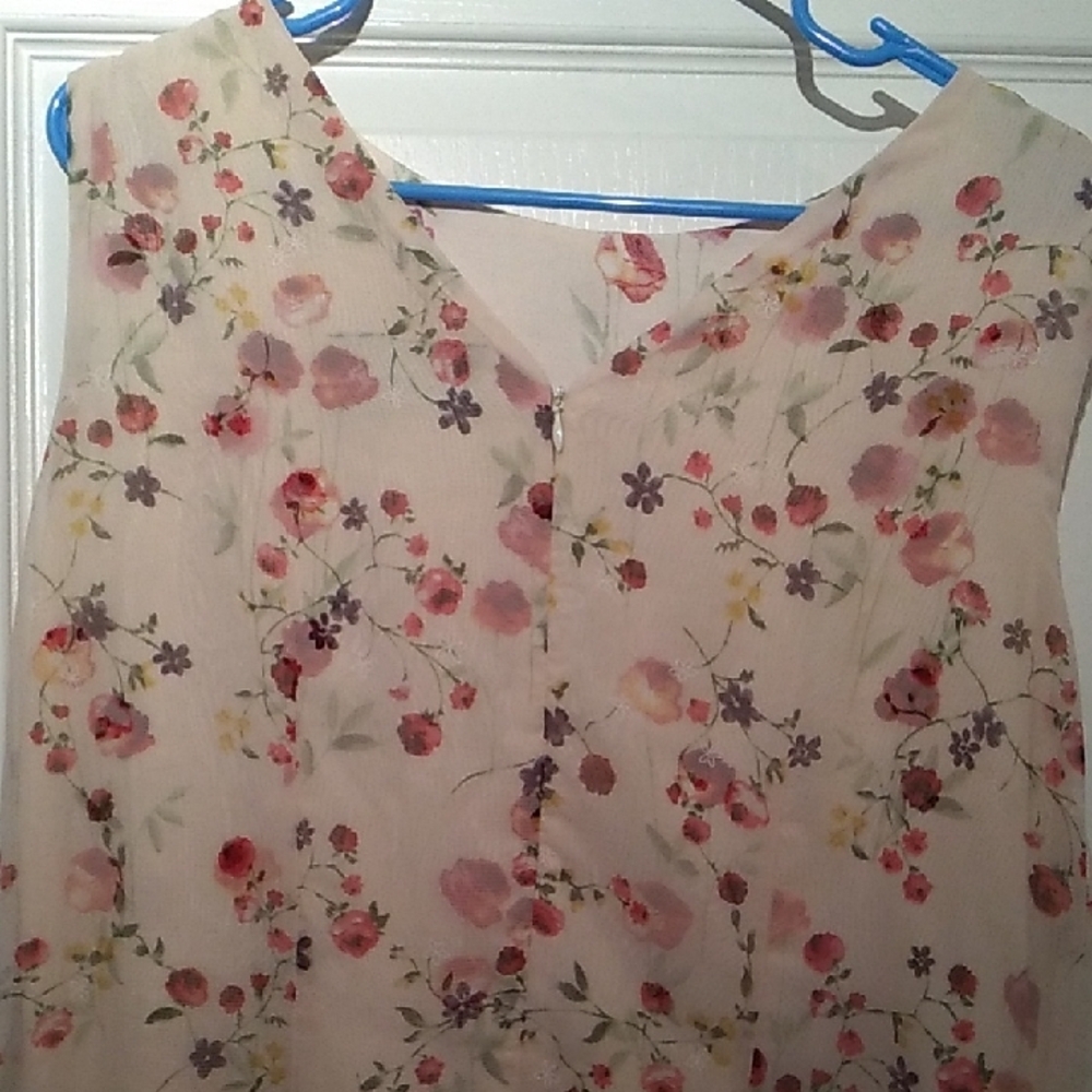 Floral Sleeveless Dress - Picture 3 of 4